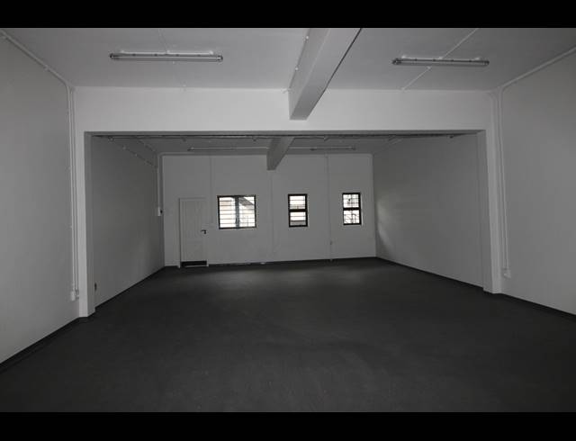 198M² WAREHOUSE TO LET IN NDABENI
